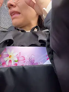 karlamorris  online show from February 14, 2026, 1:41 pm