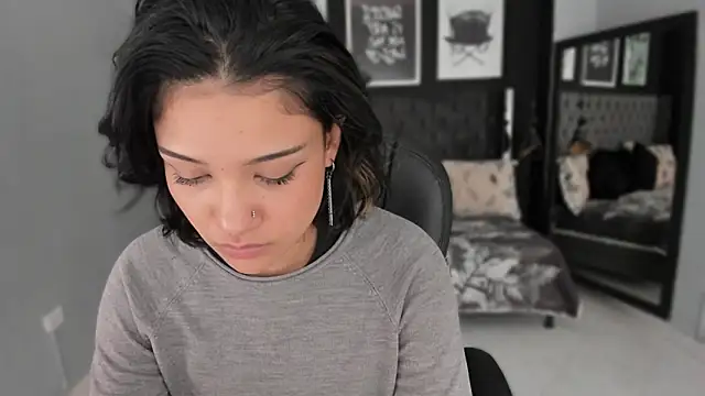 Snapshot of renee_shelby_ chatting on February 3, 2026, 8:14 pm renee shelby online show from February 3, 2026, 8:14 pm