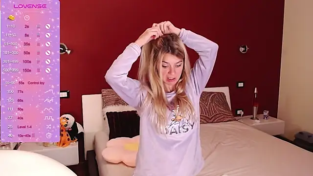 sexy blondegirl online show from December 3, 2024, 5:55 pm