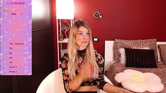 sexy blondegirl online show from December 14, 2024, 2:42 pm