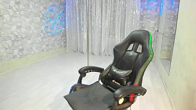 JessicaFamee online show from September 20, 2025, 12:11 am