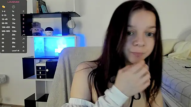 crystal lilith online show from February 14, 2025, 6:29 pm