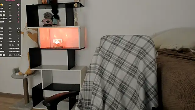 crystal lilith online show from March 22, 2025, 10:39 am