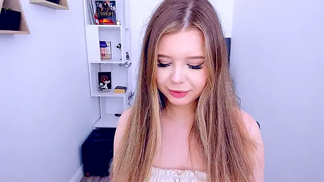 FollowLovee online show from January 8, 2025, 8:29 pm