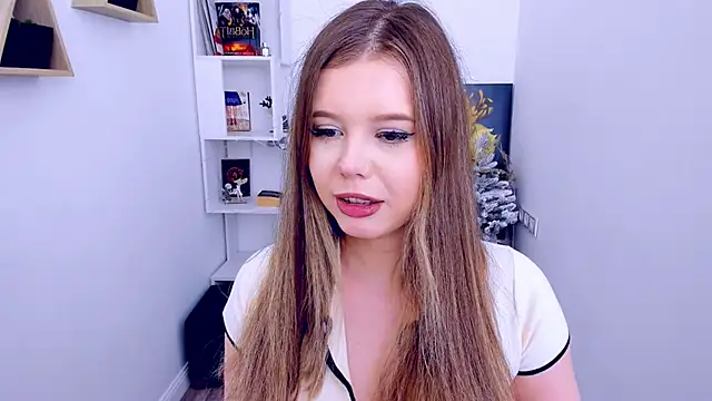 FollowLovee online show from January 8, 2025, 11:30 pm