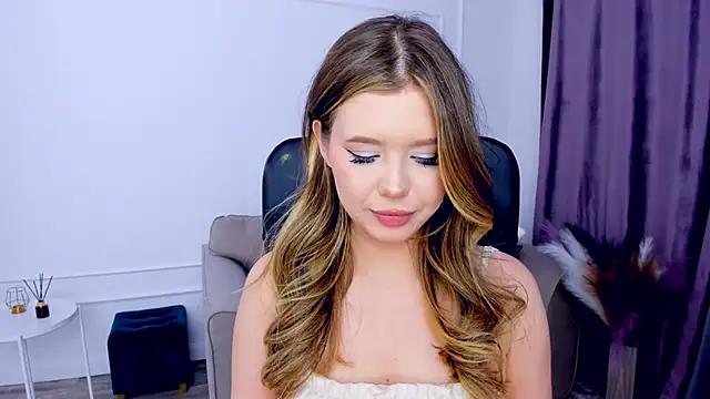 FollowLovee online show from January 18, 2025, 10:39 pm