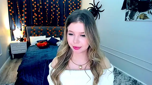 FollowLovee online show from October 13, 2025, 7:47 pm