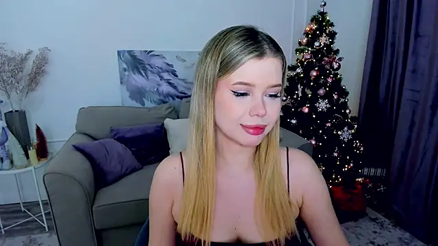 FollowLovee online show from December 5, 2025, 7:43 pm