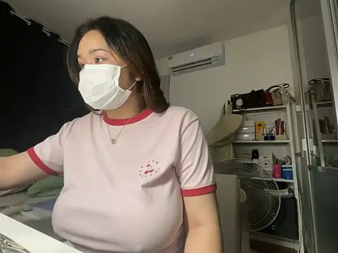 Snapshot of iamMalixxx chatting on January 5, 2025, 2:08 pm iamMalixxx online show from January 5, 2025, 2:08 pm