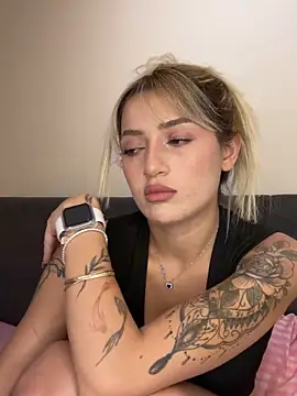 yaprakmericc online show from October 29, 2025, 9:05 pm