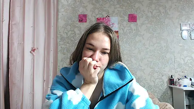 leila bambi  online show from October 14, 2025, 8:04 am