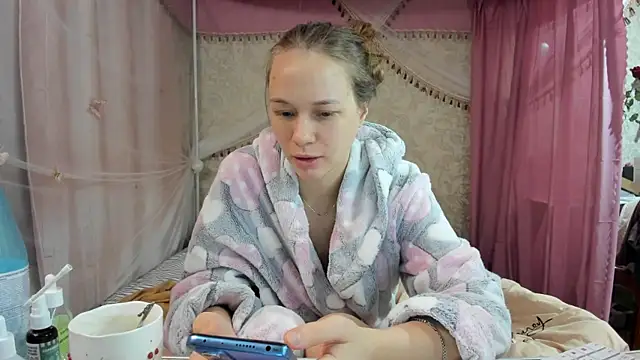 leila bambi  online show from February 16, 2026, 2:02 pm