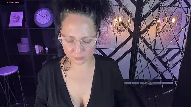 Snapshot of Anita_Muse chatting on December 16, 2024, 6:10 am Anita Muse online show from December 16, 2024, 6:10 am