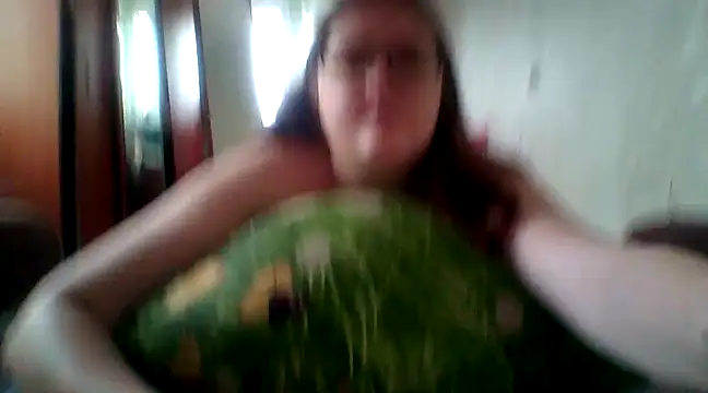 Snapshot of DesireMelissa chatting on March 3, 2025, 5:42 am DesireMelissa online show from March 3, 2025, 5:42 am