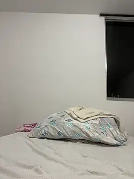 Snapshot of Latina_vanessa chatting on February 12, 2026, 3:01 am Latina vanessa online show from February 12, 2026, 3:01 am