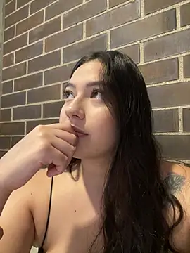 Snapshot of Latina_vanessa chatting on March 24, 2026, 9:20 pm Latina vanessa online show from March 24, 2026, 9:20 pm