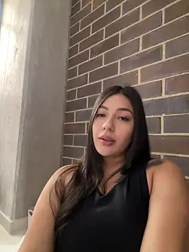 Snapshot of Latina_vanessa chatting on April 22, 2026, 4:30 pm Latina vanessa online show from April 22, 2026, 4:30 pm