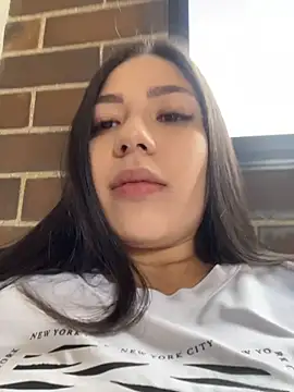 Snapshot of Latina_vanessa chatting on May 4, 2026, 8:16 pm Latina vanessa online show from May 4, 2026, 8:16 pm