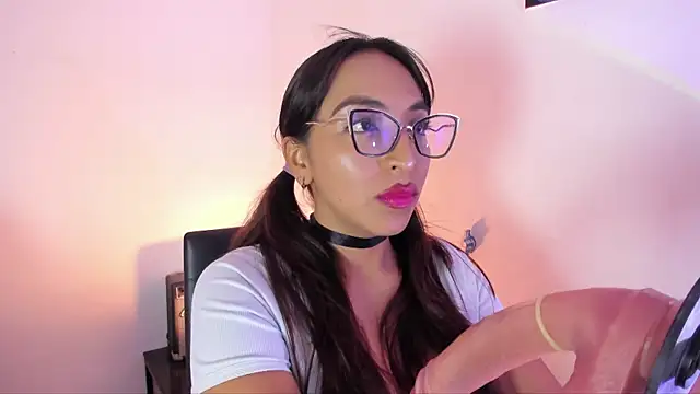 Leticia brownn1 online show from September 23, 2025, 6:11 pm