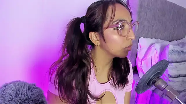 Leticia brownn1 online show from March 29, 2026, 4:51 pm