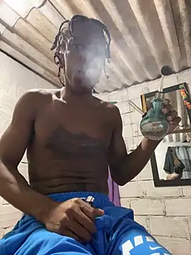 Larry-n-clouds online show from November 22, 2025, 3:05 am