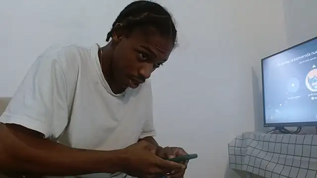 Larry-n-clouds online show from February 18, 2026, 4:47 pm