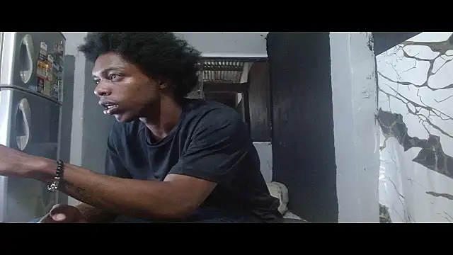 Larry-n-clouds online show from July 1, 2026, 12:01 am