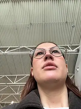 RinaCat online show from April 11, 2026, 7:45 am