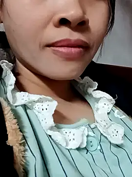 Snapshot of Hana_love20 chatting on December 21, 2024, 2:52 am Hana love20 online show from December 21, 2024, 2:52 am