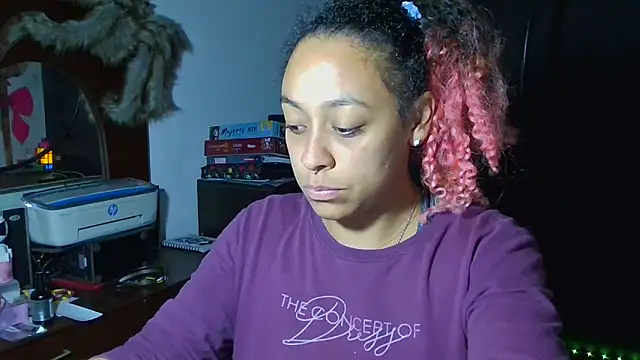 Cata Blue   online show from November 17, 2025, 3:40 pm