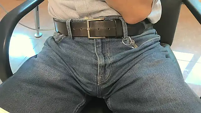 alessandroman2114 online show from April 16, 2026, 4:30 pm