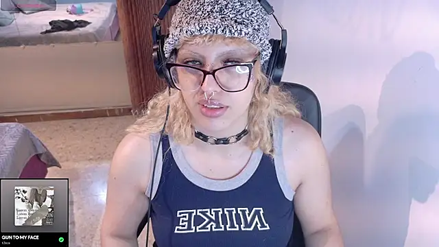 Eli666uwu online show from October 8, 2025, 9:45 pm