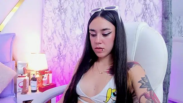 Athziry  online show from January 30, 2025, 9:25 pm