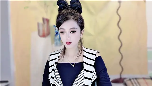 VIWVI online show from November 6, 2025, 4:57 am