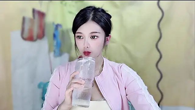 VIWVI online show from March 18, 2026, 5:10 am