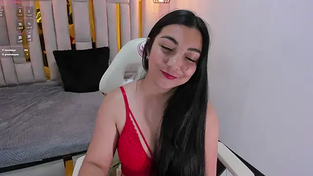 Karla hernandez  online show from January 4, 2025, 5:16 pm