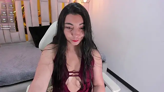 Karla hernandez  online show from January 7, 2025, 11:05 am