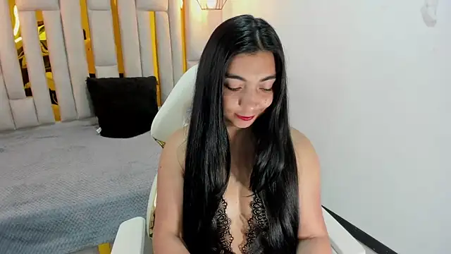 Karla hernandez  online show from January 24, 2025, 11:26 am