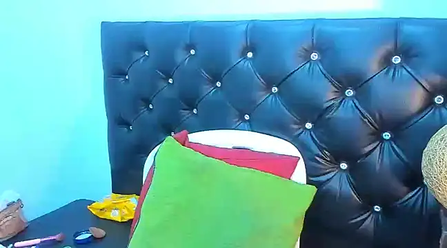 lanaconnorx online show from February 14, 2025, 2:50 am