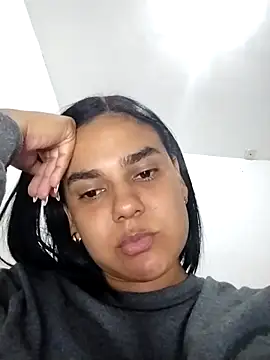 AntonellaShot online show from October 5, 2025, 10:02 am