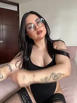 Snapshot of montmariana chatting on June 18, 2026, 7:18 pm montmariana online show from June 18, 2026, 7:18 pm