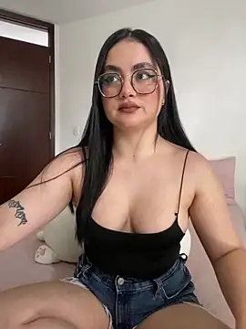 Snapshot of montmariana chatting on June 19, 2026, 6:34 pm montmariana online show from June 19, 2026, 6:34 pm