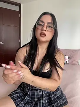 Snapshot of montmariana chatting on July 10, 2026, 4:53 pm montmariana online show from July 10, 2026, 4:53 pm