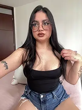Snapshot of montmariana chatting on July 29, 2026, 4:16 pm montmariana online show from July 29, 2026, 4:16 pm