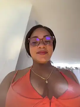 Snapshot of ashley_Tompson1 chatting on May 1, 2026, 2:43 pm ashley Tompson1 online show from May 1, 2026, 2:43 pm