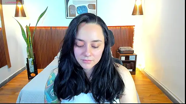 KatherineBond online show from September 30, 2025, 8:47 pm