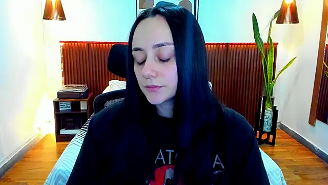 KatherineBond online show from November 29, 2025, 6:44 pm