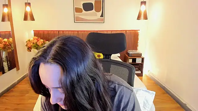 Snapshot of KatherineBond chatting on June 25, 2026, 6:12 pm KatherineBond online show from June 25, 2026, 6:12 pm