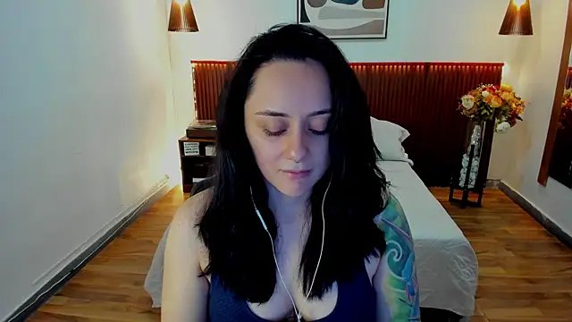Snapshot of KatherineBond chatting on July 24, 2026, 6:17 pm KatherineBond online show from July 24, 2026, 6:17 pm