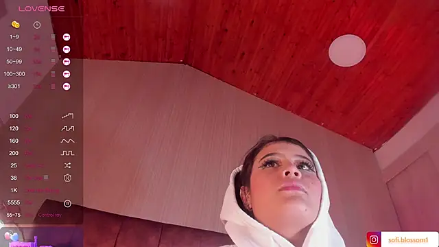 Sofi Blossom online show from March 7, 2025, 8:33 pm